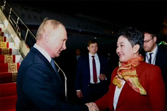普京出访蒙古，不惧潜在危机，以行动书写俄蒙友好新篇