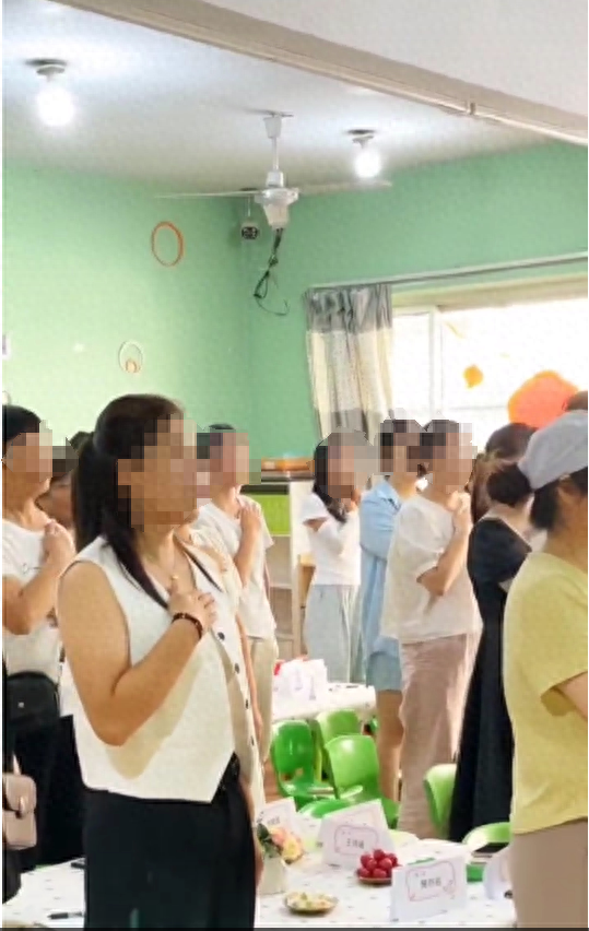 幼儿园新生入学，家长竟要宣誓，背后原因引人深思