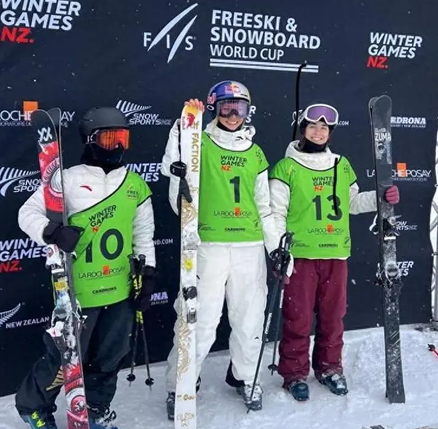 谷爱凌带伤夺冠！中国滑雪新星闪耀新西兰，再破世界纪录！