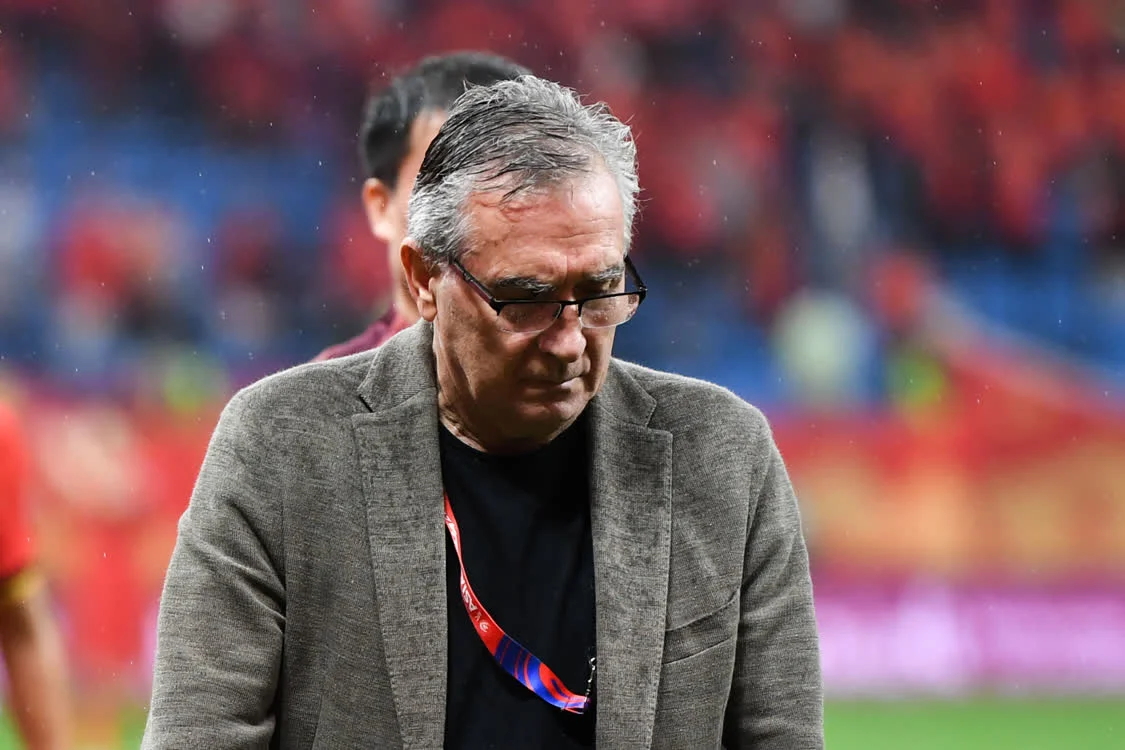 国足主帅伊万拒绝辞职：这个问题不该问我