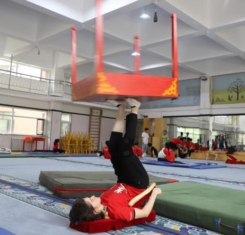 中国“杂技之乡”的洋学生：让杂技成为身体一部分