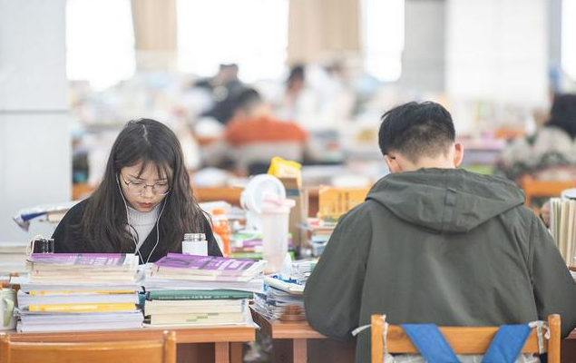 考研人数大幅下滑，国考报名火爆！考生都去哪儿了？