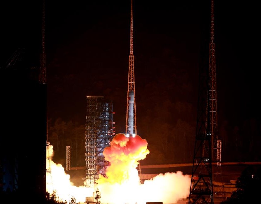 我国成功发射通信技术试验卫星十二号