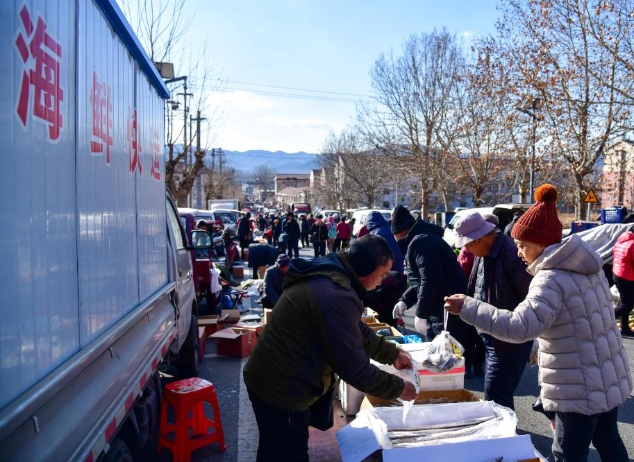 山东博山：赶大集 忙新年