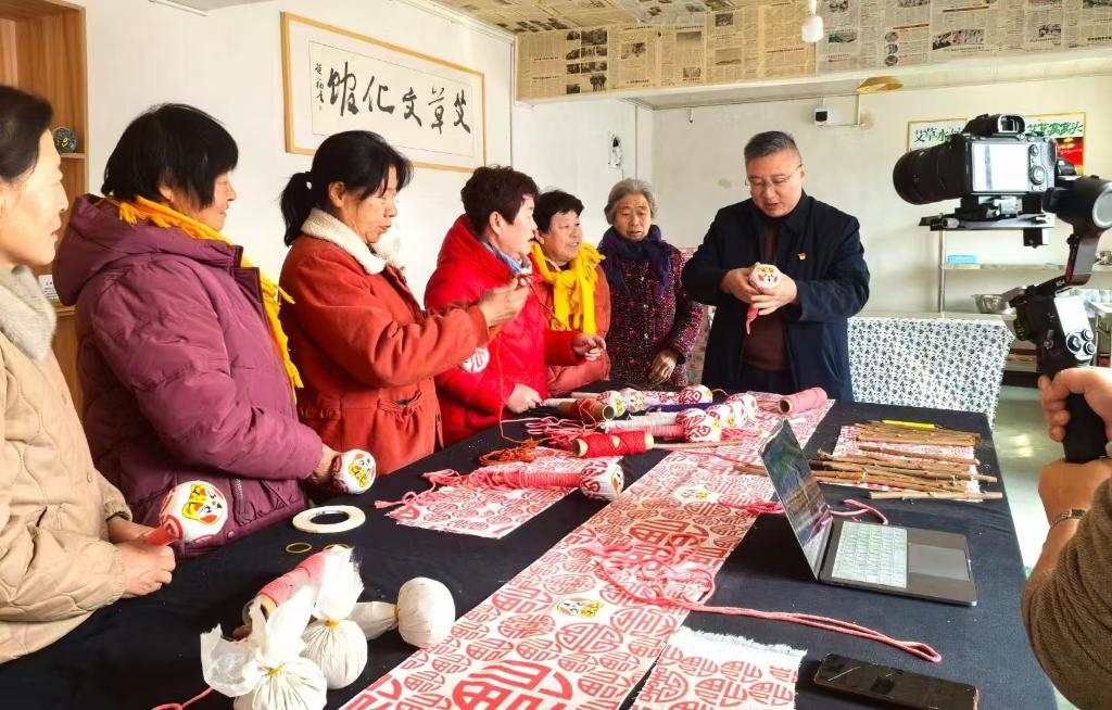 山东高密：“乡村共富合伙人”的春忙图景