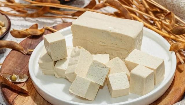 豆腐立大功？提醒：经常吃豆腐的人，不出半年，身体或有4个变化