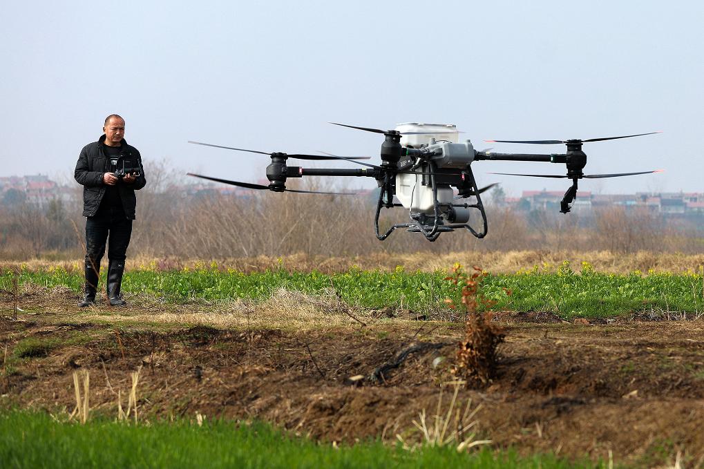 小田并大田，农机谱新篇
