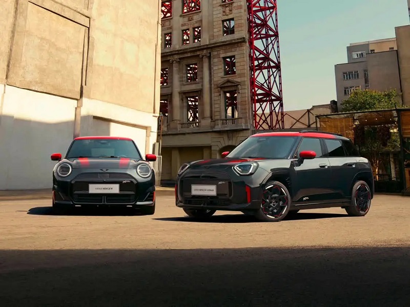 全新电动MINI JCW两款车型上市 售价22.48万元起