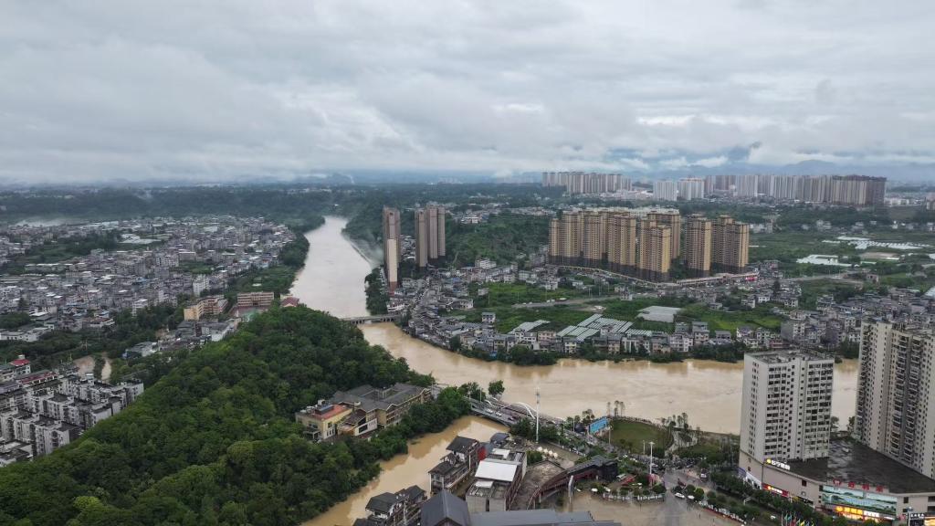 紧急转移，奋力抢险——鄂西南多地抗洪救灾一线见闻