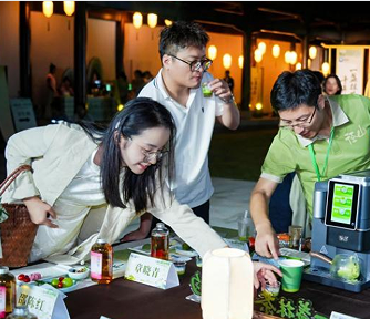 智能科技重现宋代点茶技艺，首台AI抹茶机杭州亮相