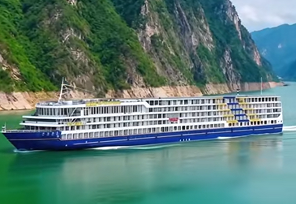 长江首艘光伏游轮启航 开启绿色航运新篇章