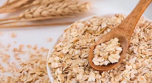 燕麦是“害人麦”，还是营养佳品？吃多了会升血糖？或许是没吃对