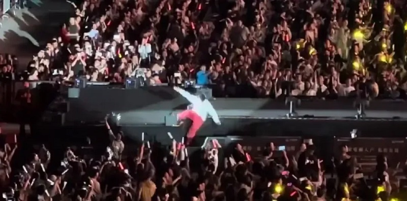 “右手骨裂、6根肋骨断裂”，杨宗纬最新回应