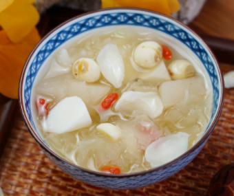 秋日润燥首选百合 滋阴安神缓解秋燥不适