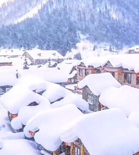 黑龙江多地喜迎秋日初雪 冰雪旅游季拉开序幕