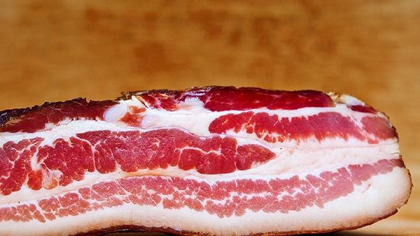 冰箱中放了1年的腊肉香肠，还能吃吗？