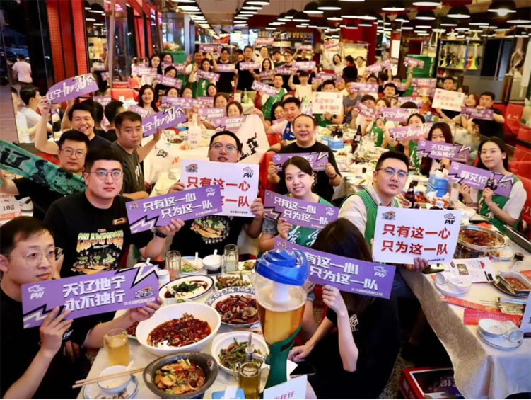 一支篮球队 一块金招牌(图3)