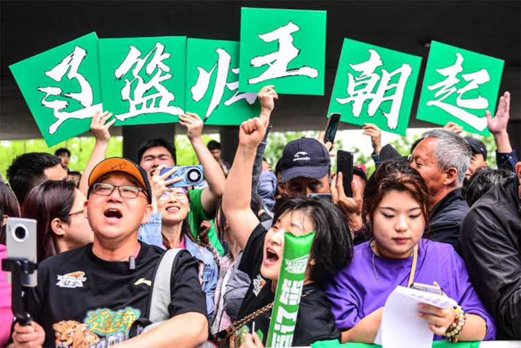 一支篮球队 一块金招牌(图8)