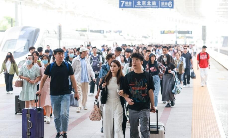 端午假期首日全国铁路预计发送旅客1690万人次(图2)