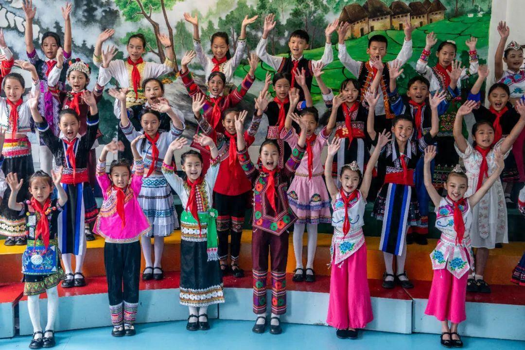 金平友谊小学开学第一课：非洲热情寄语，中赤几友谊升温！(图1)