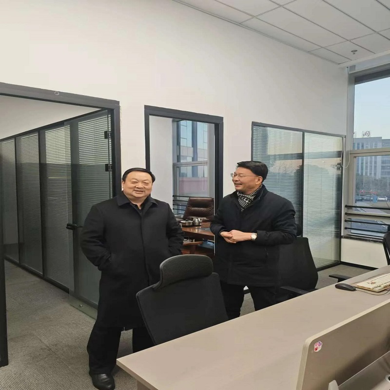 欢迎江苏省企业发展工程协会党建工作领导小组副组长、秘书长姚志勇莅临凤凰新闻在线江苏新闻运营中心(图2)