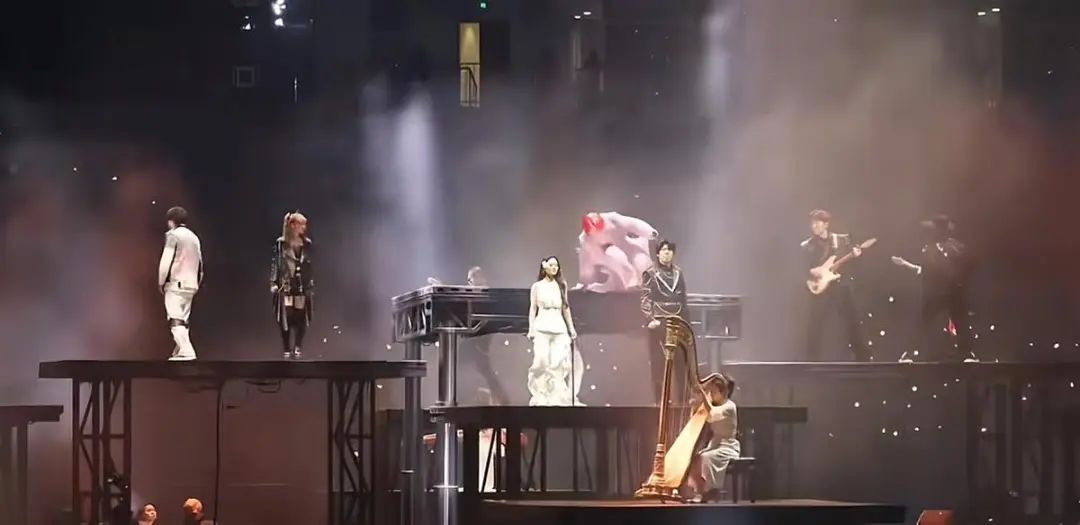 歌手华晨宇，演唱会发生意外(图1)