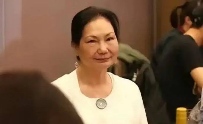 S妈自曝打了强心针 深夜发文让网友给她打气给正能量(图1)
