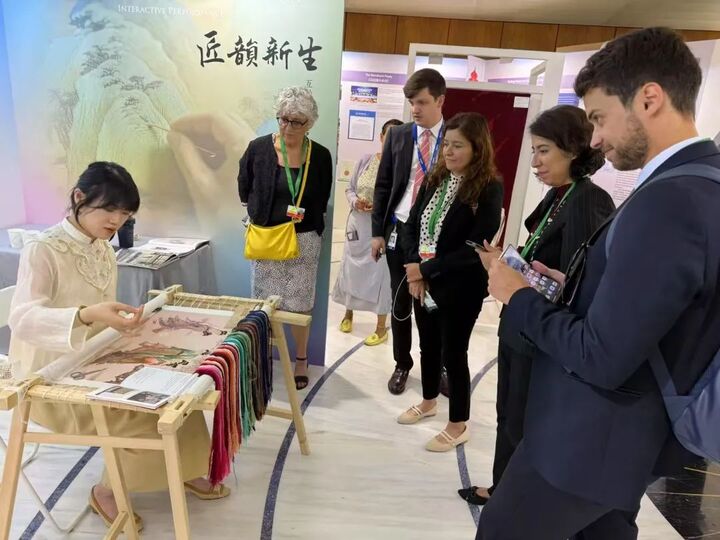 苏绣惊艳日内瓦 创新传承点亮知识产权舞台(图1)