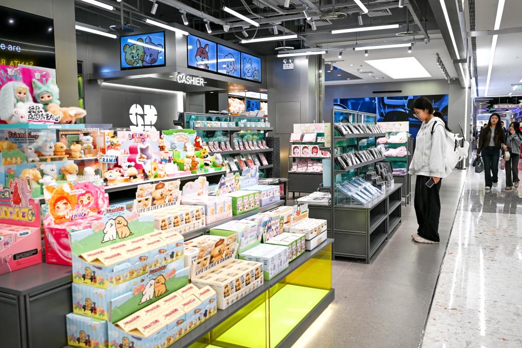 假日经济活力观察：“首店经济”激活西安消费新动能(图1)