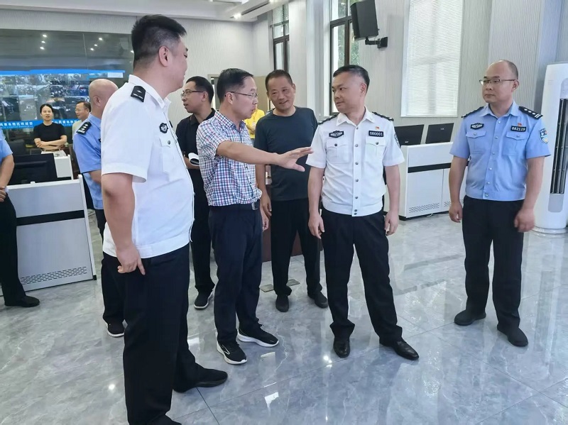 夏得湧到广信区督导景区安保工作(图1)