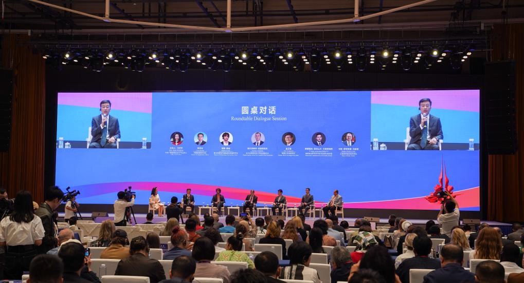 景德镇暨2025景德镇论坛”开幕 共绘文明繁荣新图景