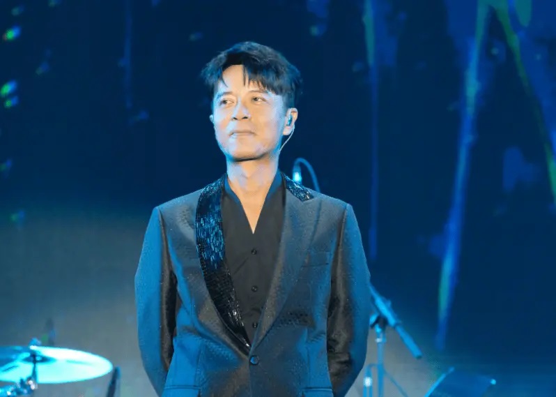 李克勤回应岳父和妻弟断绝关系：完全支持及尊重其决定(图1)