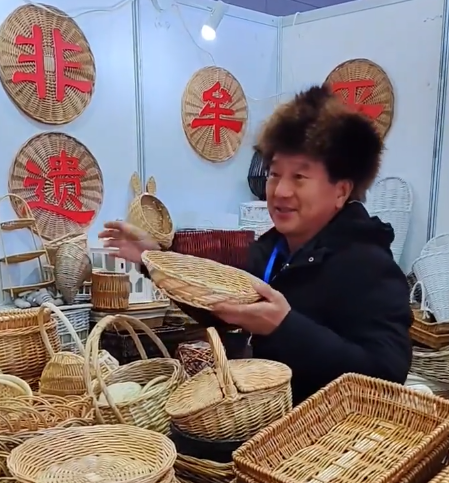 胶东柳编“变形记”：从农家用具到国际潮品(图1)