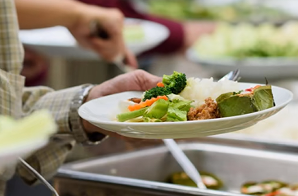 机关食堂对外开放 便民餐饮获市民好评