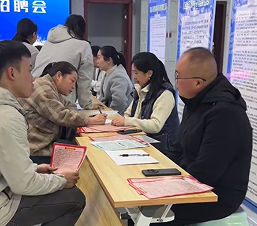 上栗“人才夜市”开辟招聘新场景 求职纳才两相宜