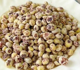 沙漠变“油田”:新疆策勒的“油莎豆”固沙富民双赢记