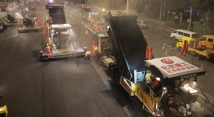 “中国速度”引海外网民点赞 北京“一夜修路”的背后(图1)