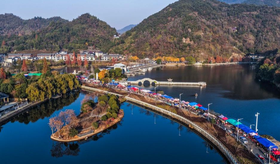 迎新年乡村赶大集(图1)