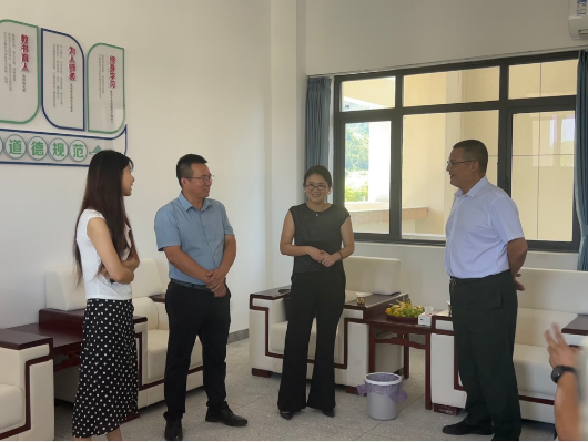 书香传递，点亮希望   上饶市教育基金会走进鲤洋小学爱心捐书仪式举行