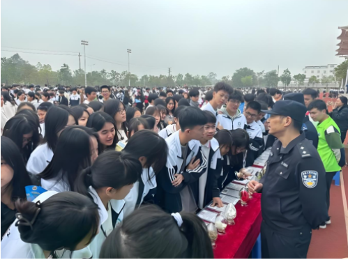 湛江：法治为笔，绘就高质量发展平安底色(图1)