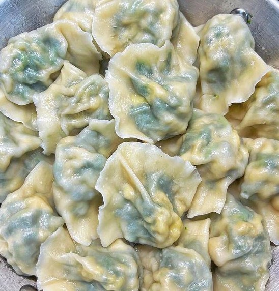 三月吃饺子，提醒大家，少吃白菜韭菜，多吃3样，应季而食寓意好(图1)