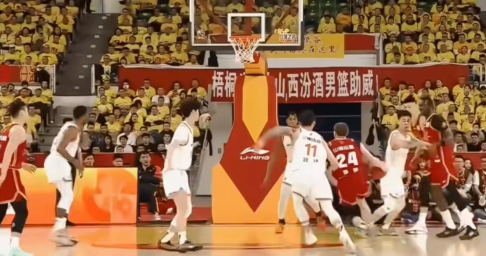 数据比拼：盖伊30分难救主，上海双核发力助球队取胜(图1)