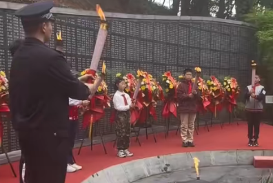 墙上有英名 清明寄深情 福州英烈祭活动温暖启幕(图1)